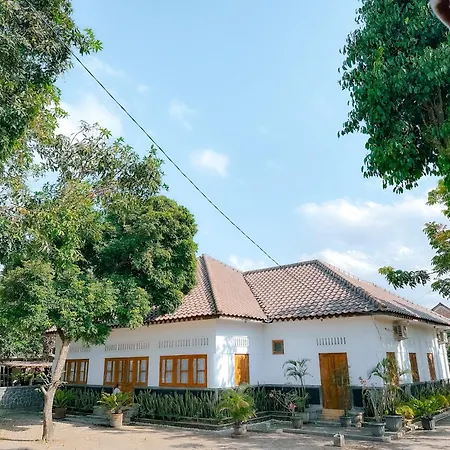 Four Bedroom Suite Maharani Villa Yogyakarta-3